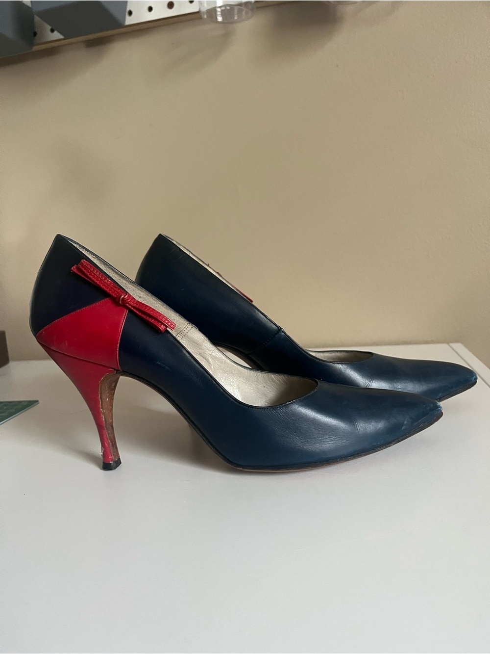 1950s vintage Paramount by Kalmon leather pumps, barely worn! Size 7.5